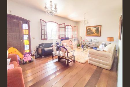 Casa à venda com 4 quartos, 400m² em Santo Antônio, Belo Horizonte
