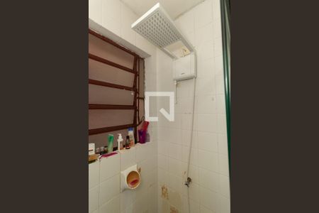 Banheiro de apartamento à venda com 1 quarto, 45m² em Rubem Berta, Porto Alegre