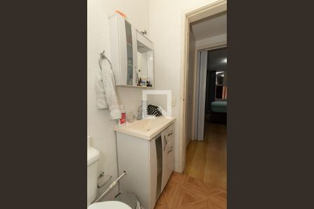 Banheiro de apartamento para alugar com 1 quarto, 45m² em Rubem Berta, Porto Alegre