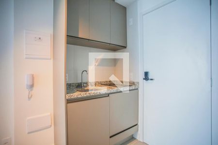 Sala / Cozinha de apartamento para alugar com 1 quarto, 29m² em Chácara Inglesa, São Paulo