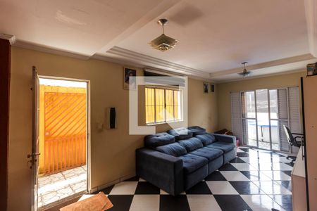 Sala de TV de casa à venda com 3 quartos, 250m² em Jardim dos Camargos, Barueri