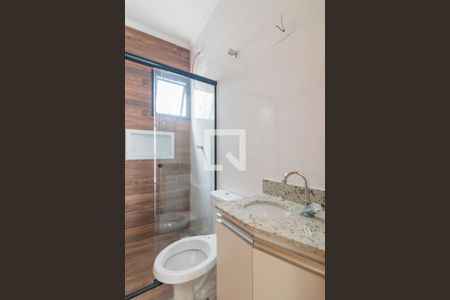 Banheiro da Suite de apartamento para alugar com 2 quartos, 64m² em Vila Pires, Santo André