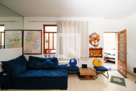 Sala de casa para alugar com 3 quartos, 120m² em Santa Efigênia, Belo Horizonte
