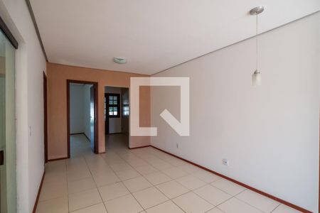 Sala de casa para alugar com 2 quartos, 75m² em Aberta dos Morros, Porto Alegre