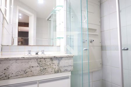 Banheiro da Suíte de apartamento para alugar com 1 quarto, 40m² em Estoril, Belo Horizonte