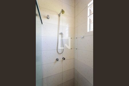 Banheiro da Suíte de casa à venda com 3 quartos, 468m² em Medianeira, Porto Alegre