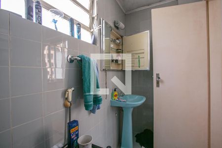 Banheiro do Quarto 1 de apartamento para alugar com 3 quartos, 120m² em Independencia, Porto Alegre