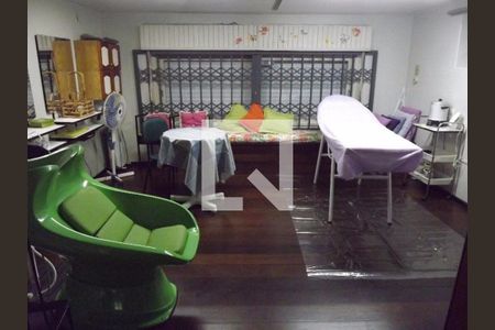 Casa à venda com 4 quartos, 170m² em Santa Cecília, Porto Alegre