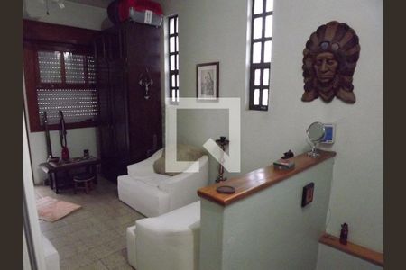 Casa à venda com 4 quartos, 170m² em Santa Cecília, Porto Alegre