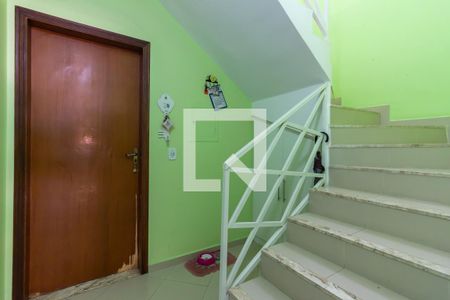 Escada de casa à venda com 3 quartos, 204m² em Umuarama, Osasco