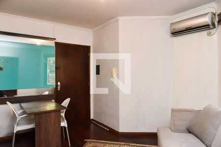 Sala de apartamento para alugar com 1 quarto, 34m² em São João, Porto Alegre