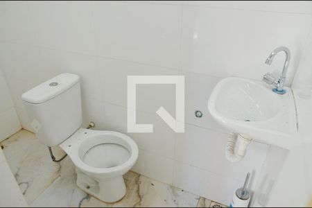 Banheiro de casa à venda com 2 quartos, 340m² em São Lucas, Belo Horizonte