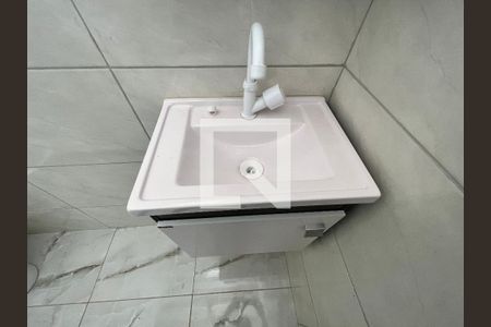 Banheiro - torneira de casa para alugar com 1 quarto, 29m² em Piedade, Rio de Janeiro