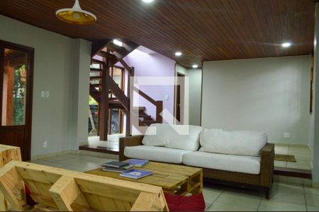 Sala de casa de condomínio para alugar com 4 quartos, 268m² em Taquara, Rio de Janeiro