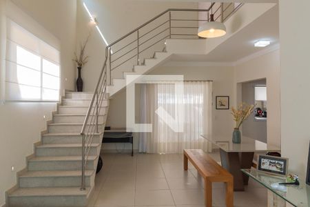 Sala de casa de condomínio para alugar com 3 quartos, 290m² em Swiss Park, Campinas
