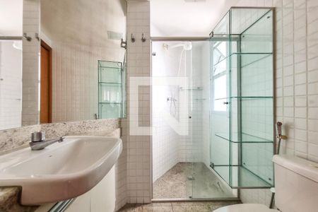 Banheiro da Suíte de apartamento para alugar com 3 quartos, 85m² em Funcionários, Belo Horizonte