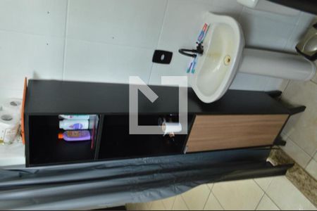 Banheiro de casa para alugar com 1 quarto, 60m² em Taquara, Rio de Janeiro
