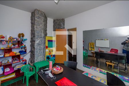 Sala 2 de casa para alugar com 5 quartos, 270m² em Prado, Belo Horizonte