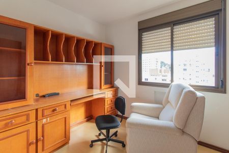 Quarto 1 de apartamento para alugar com 2 quartos, 60m² em Menino Deus, Porto Alegre