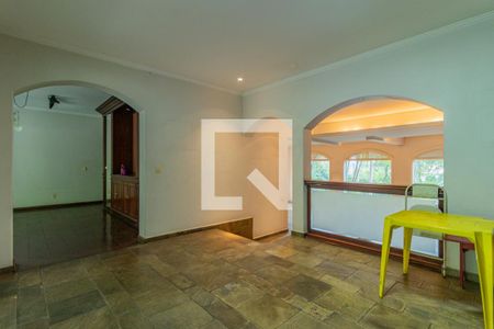 Sala de TV de casa para alugar com 7 quartos, 740m² em Jardim Guedala, São Paulo
