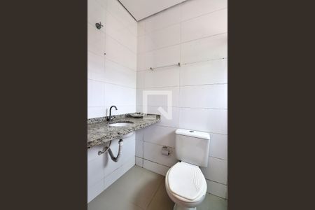 Banheiro do Quarto 1 - Suíte de apartamento para alugar com 2 quartos, 55m² em Parque Novo Oratório, Santo André