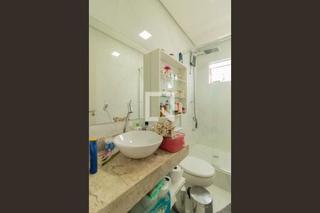 Banheiro de apartamento para alugar com 1 quarto, 45m² em Vila Nova, Porto Alegre
