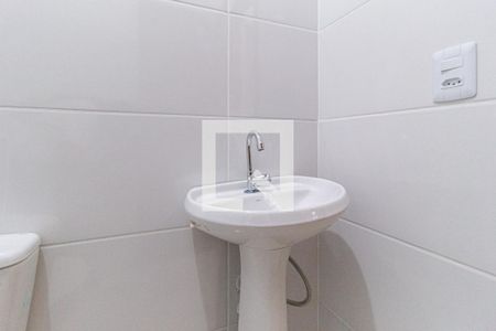 Banheiro de casa para alugar com 1 quarto, 60m² em Novo Osasco, Osasco