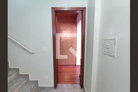 Escada de apartamento para alugar com 4 quartos, 165m² em Cidade Nova, Belo Horizonte