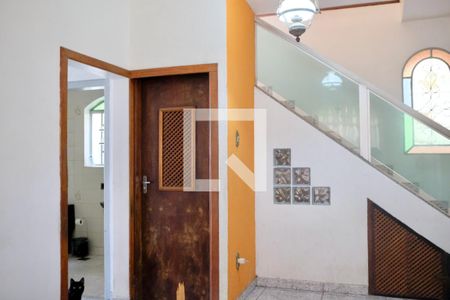 Sala de casa à venda com 6 quartos, 400m² em Sagrada Família, Belo Horizonte