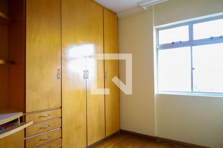 Quarto 2 de apartamento para alugar com 2 quartos, 70m² em Gutierrez, Belo Horizonte