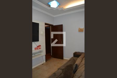 Sala 2 de casa para alugar com 4 quartos, 240m² em Floresta, Belo Horizonte