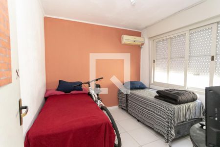 Quarto 2 de apartamento para alugar com 2 quartos, 75m² em Vila Ipiranga, Porto Alegre