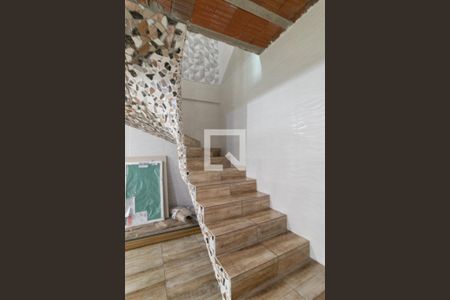 Escada de casa à venda com 3 quartos, 124m² em Aberta dos Morros, Porto Alegre