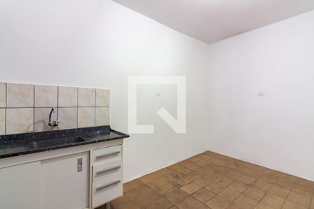 Cozinha de casa para alugar com 1 quarto, 24m² em Jardim Elvira, Osasco