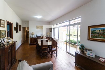 Sala 1 de casa à venda com 7 quartos, 400m² em Santo Antônio, Belo Horizonte