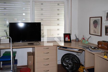 Escritório de casa para alugar com 4 quartos, 350m² em Jardim Lindóia, Porto Alegre