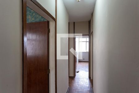 Corredor de apartamento para alugar com 4 quartos, 150m² em Santo Antônio, Belo Horizonte