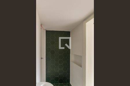 Banheiro de apartamento à venda com 1 quarto, 89m² em Partenon, Porto Alegre