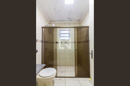 Banheiro  de casa à venda com 2 quartos, 140m² em Vila Yara, Osasco