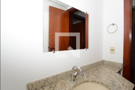 Lavabo de apartamento para alugar com 4 quartos, 156m² em Cambuí, Campinas