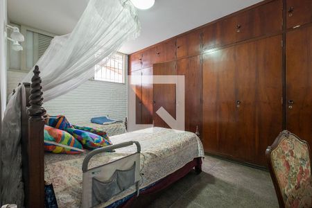Suíte de casa para alugar com 6 quartos, 453m² em Alto de Pinheiros, São Paulo