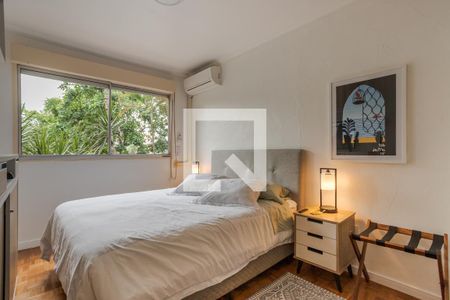 Quarto 1 de apartamento para alugar com 2 quartos, 54m² em Mont Serrat, Porto Alegre