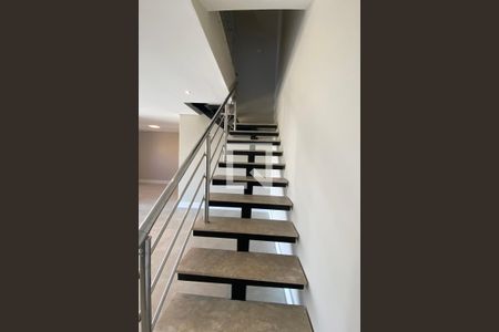 Escada de apartamento à venda com 3 quartos, 150m² em Empresarial 18 do Forte, Barueri