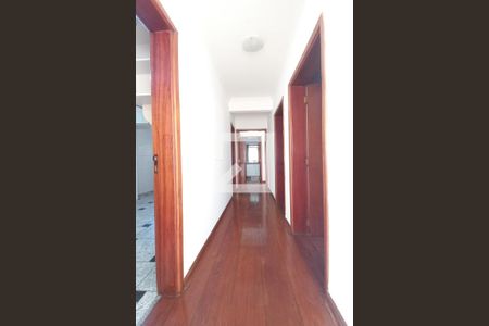 Corredor de apartamento para alugar com 3 quartos, 102m² em São Bernardo, Campinas