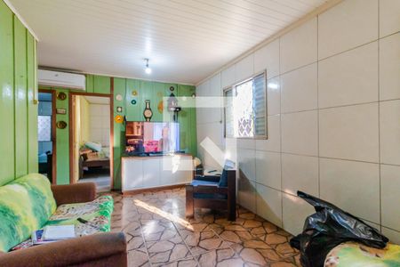 Sala de casa à venda com 3 quartos, 70m² em Camaquã, Porto Alegre