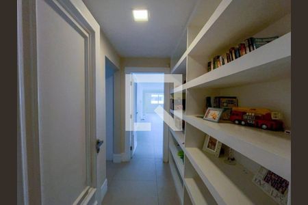 Casa à venda com 5 quartos, 1600m² em Barra da Tijuca, Rio de Janeiro