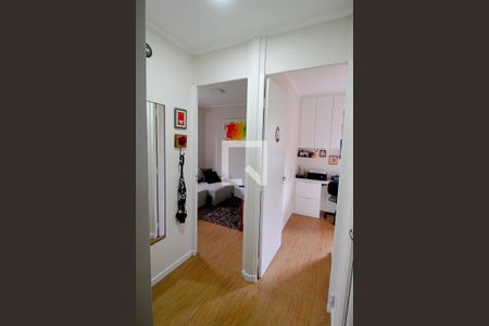 Corredor  de apartamento à venda com 3 quartos, 71m² em Jardim Londrina, São Paulo