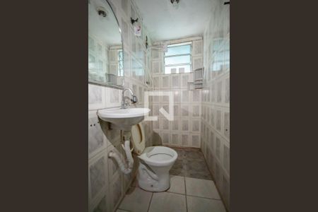 Banheiro de casa para alugar com 1 quarto, 20m² em Jaguaribe, Osasco