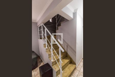 Escada de casa à venda com 3 quartos, 111m² em Vila São Jorge, Barueri