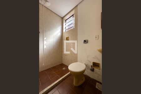 Banheiro de kitnet/studio para alugar com 0 quarto, 37m² em Petrópolis, Porto Alegre